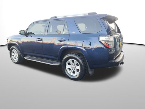 Used 2019 Toyota 4Runner SR5 image 3