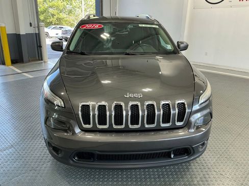 Used 2016 Jeep Cherokee Latitude w/ Comfort/Convenience Group FWD image 20