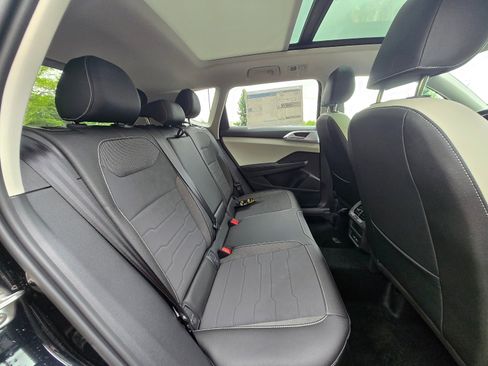 New 2026 Volkswagen Taos SE AWD/4WD image 11