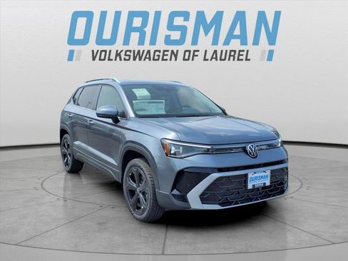 New 2025 Volkswagen Taos SEL image 1