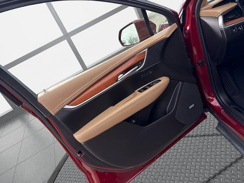 Used 2018 Cadillac XT5 Platinum w/ Driver Assist Package AWD/4WD image 22