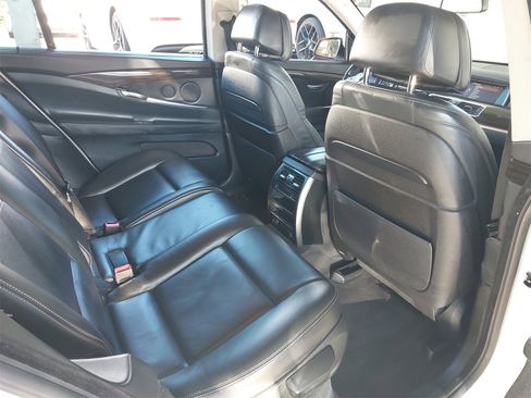 Used 2015 BMW 535i Gran Turismo image 11