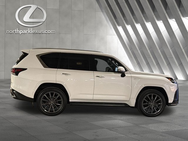 Used 2023 Lexus LX 600 F Sport w/ Accessory Package (Z1) AWD/4WD image 4
