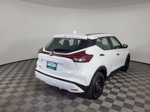 Used 2021 Nissan Kicks S FWD image 9