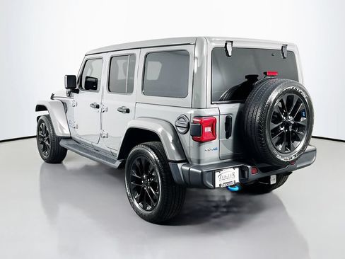Used 2023 Jeep Wrangler Unlimited Sahara w/ Cold Weather Group AWD/4WD image 5