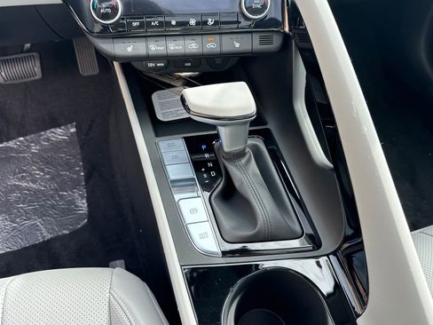 New 2026 Hyundai Elantra Limited image 31