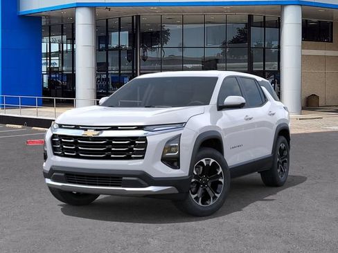 New 2027 Chevrolet Equinox LT w/ Convenience Package II FWD image 6
