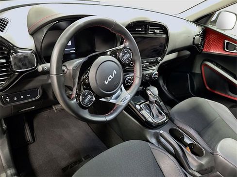 Used 2023 Kia Soul GT-Line image 16