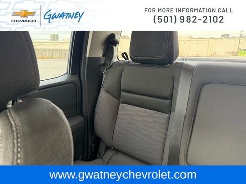 Used 2024 Nissan Frontier SV image 27