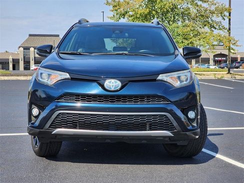 Used 2017 Toyota RAV4 SE AWD/4WD image 10