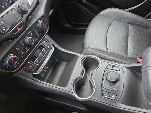 Certified 2020 GMC Terrain SLT FWD image 19
