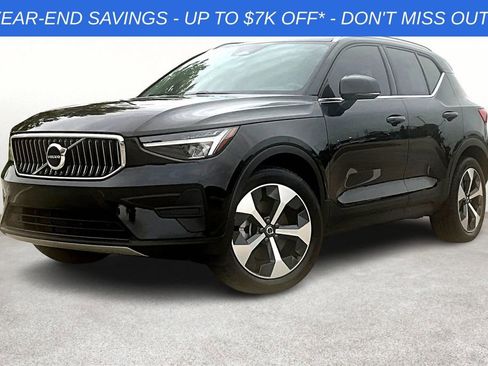 Used 2025 Volvo XC40 B5 Core w/ Protection Package Premier image 2