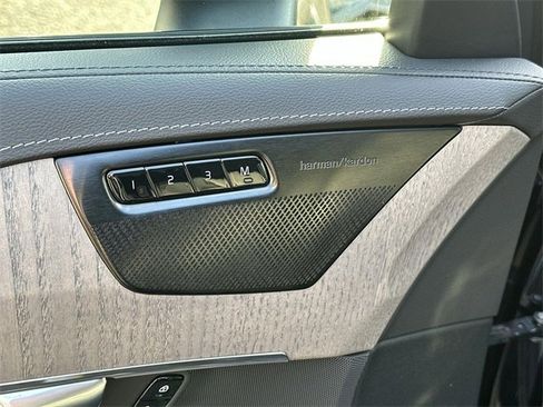 Used 2023 Volvo XC90 T8 Ultimate w/ Lounge Package image 24