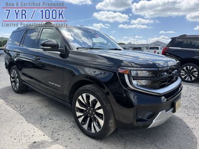 Used 2025 Ford Expedition Platinum w/ Driver's Package
