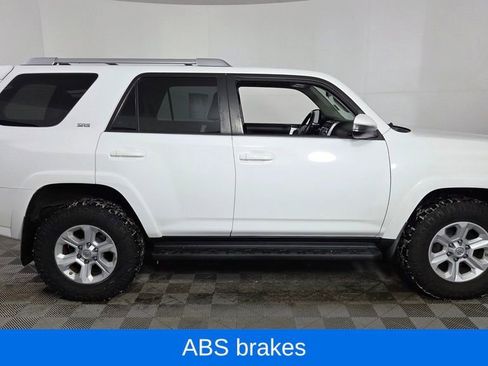 Used 2016 Toyota 4Runner SR5 image 8