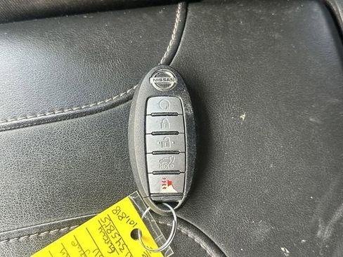 Used 2018 Nissan Rogue SV AWD/4WD image 29