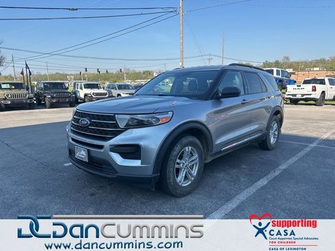 Used 2021 Ford Explorer XLT image 1
