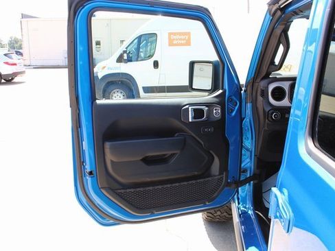 Used 2024 Jeep Wrangler Willys image 10