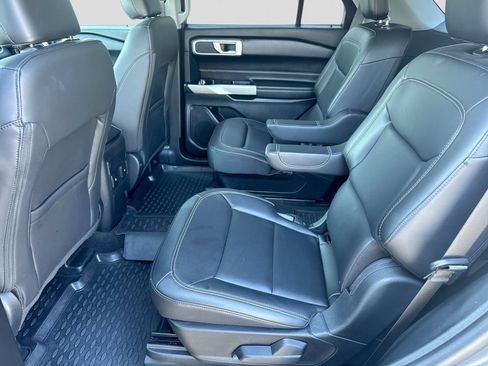Certified 2024 Ford Explorer XLT w/ Equipment Group 202A AWD/4WD image 5