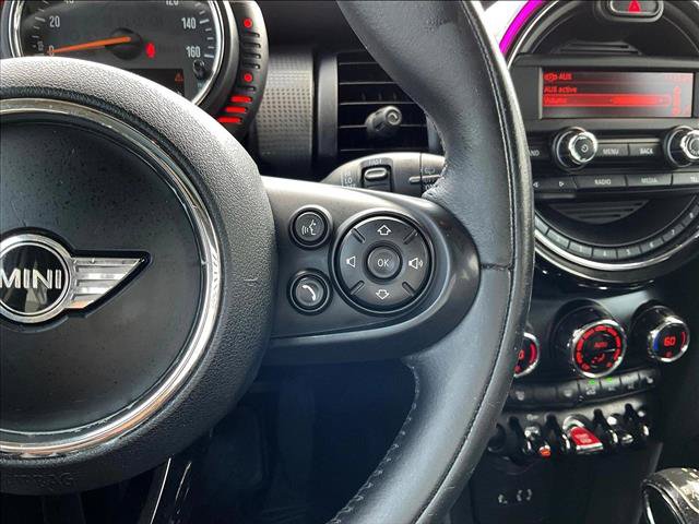 Used 2016 MINI Cooper 4-Door Hardtop FWD image 17