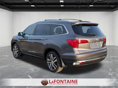 Used 2017 Honda Pilot Touring image 3