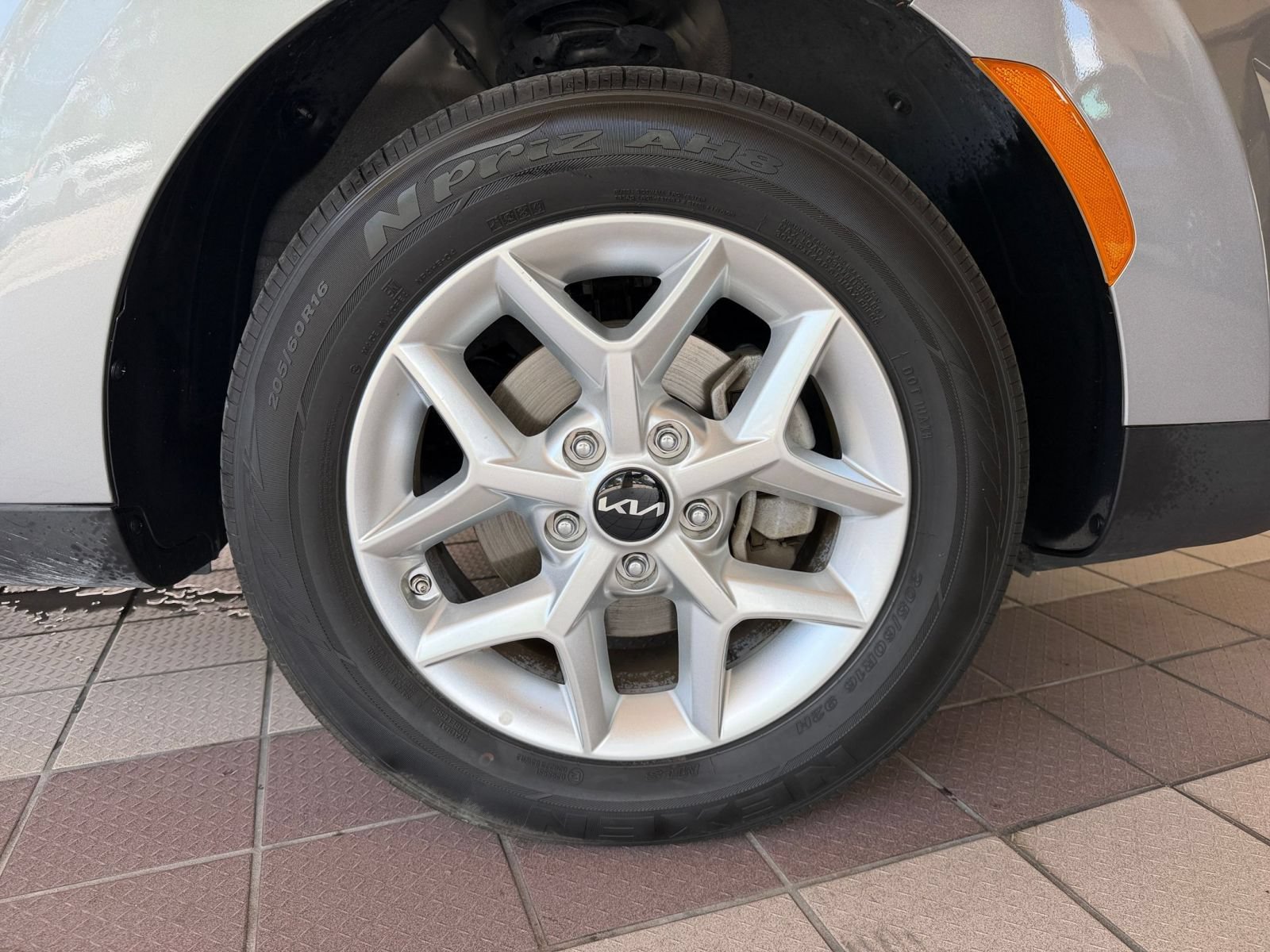 Used 2025 Kia Soul LX w/ LX Technology Package FWD image 27