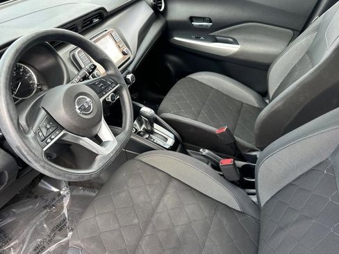 Used 2019 Nissan Kicks SV FWD image 4