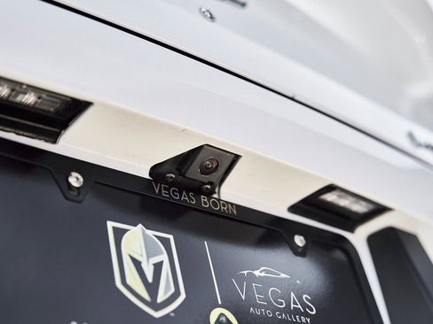 Used 2017 Aston Martin Vanquish S image 19