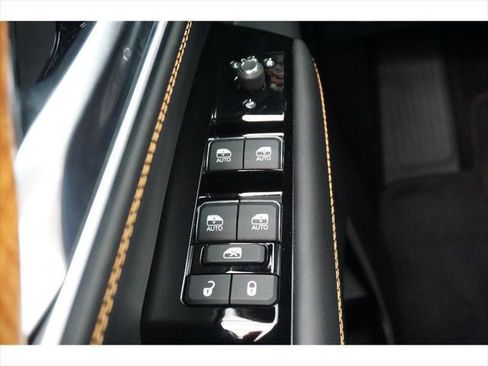 New 2022 Jeep Grand Wagoneer Series III w/ Rear Seat Video Group 1 image 10