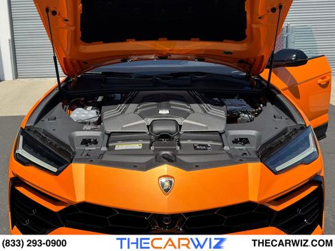 Used 2022 Lamborghini Urus image 14