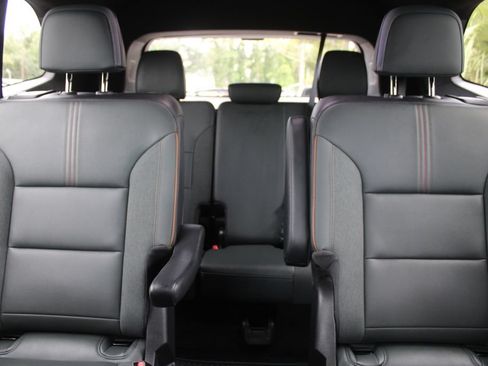 Used 2024 GMC Acadia AT4 w/ Super Cruise Package AWD/4WD image 70