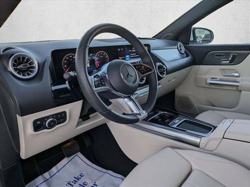 Certified 2025 Mercedes-Benz GLA 250 4MATIC w/ Driver Assistance Package image 9