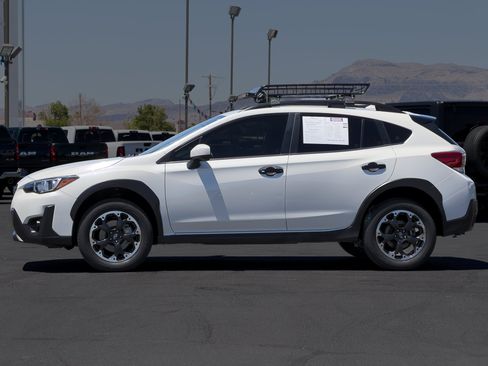 Used 2023 Subaru Crosstrek 2.0i Premium AWD/4WD image 2