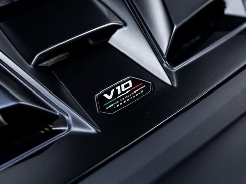 Used 2023 Lamborghini Huracan Tecnica image 36