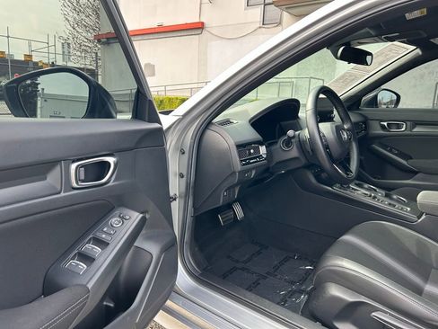 Used 2025 Honda Civic Sport image 9