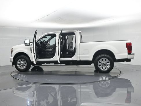 Used 2022 Ford F250 Platinum w/ FX4 Off-Road Package AWD/4WD image 39