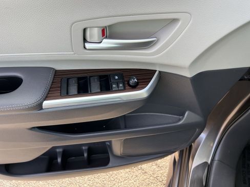 Used 2022 Toyota Sienna XLE image 15