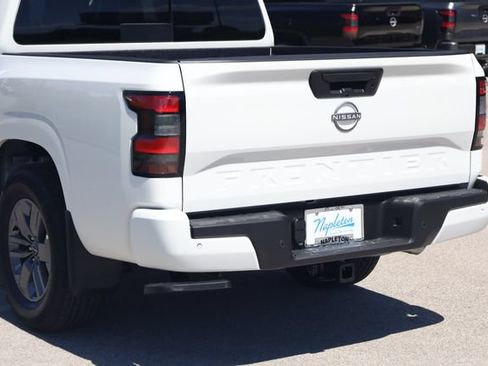 Used 2026 Nissan Frontier SV w/ All-Weather Content Package RWD image 8