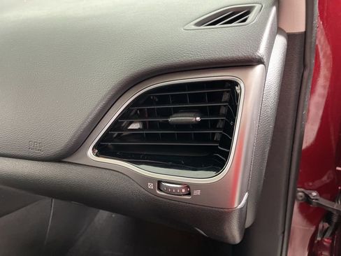 Used 2021 Jeep Cherokee Limited image 21