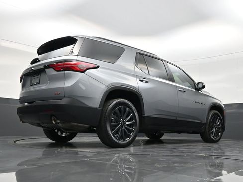 Used 2024 Chevrolet Traverse RS image 24