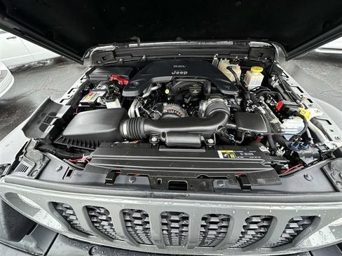 Used 2020 Jeep Gladiator Sport w/ Quick Order Package 24S image 5
