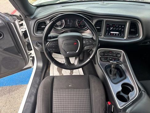 Used 2021 Dodge Challenger SXT w/ Driver Convenience Group RWD image 21