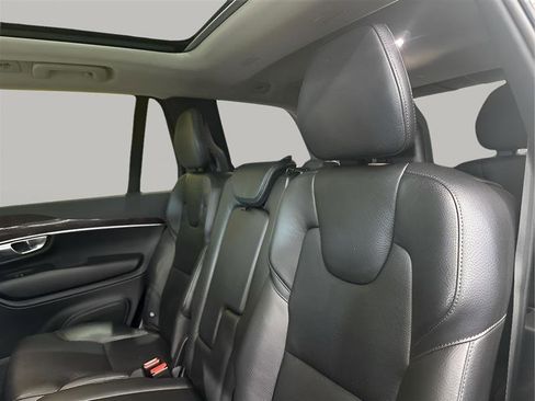 Used 2018 Volvo XC90 T6 Momentum w/ Convenience Package AWD/4WD image 18