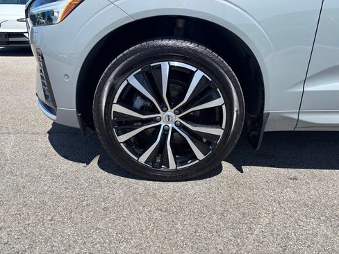 Certified 2024 Volvo XC60 B5 Plus w/ Protection Package Premier AWD/4WD image 32