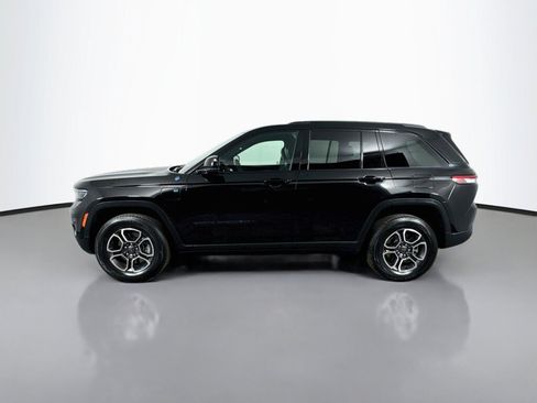 Used 2023 Jeep Grand Cherokee Trailhawk w/ Luxury Tech Group III AWD/4WD image 2