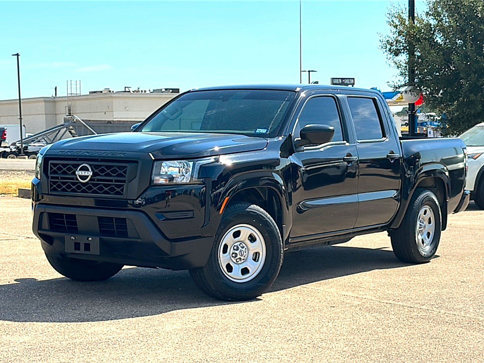 Used 2024 Nissan Frontier S w/ Technology Package RWD image 2