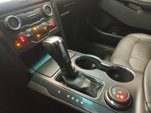 Used 2017 Ford Explorer XLT w/ Equipment Group 202A image 26