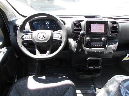 Used 2025 RAM ProMaster 2500 w/ Convenience Group image 20