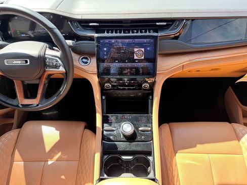Certified 2024 Jeep Grand Cherokee L Summit AWD/4WD image 11