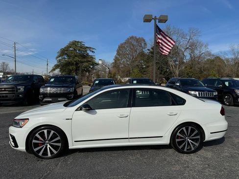 Used 2018 Volkswagen Passat 3.6 image 9